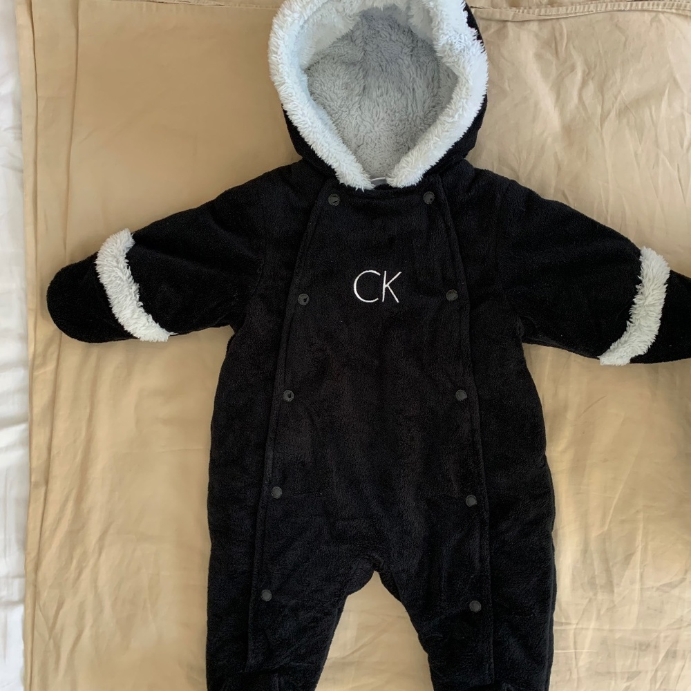 Calvin Klein baby snowsuit with logo 0-3 months ER# 130323 U1